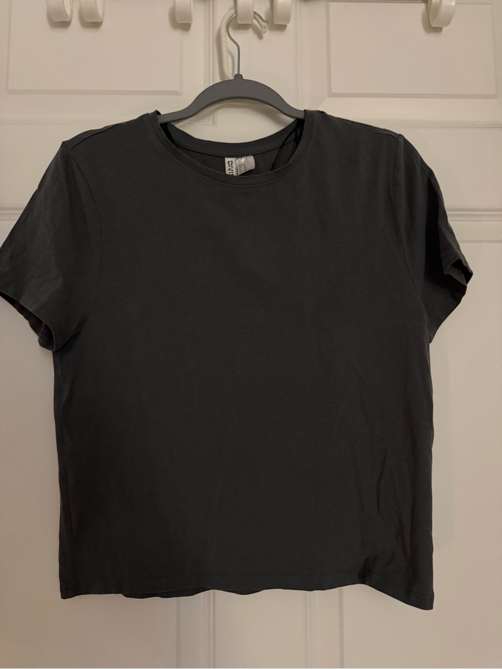 Divided Women's Short Sleeve Crew Tee - Charcoal